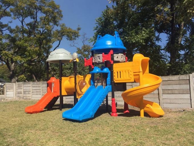 儿童机械系组合滑梯